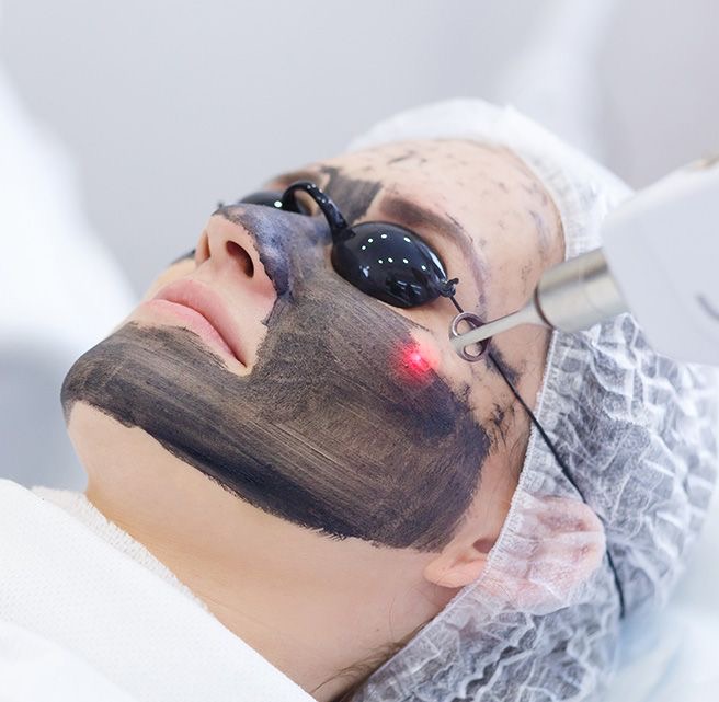 Facial avanzado con tecnología en NYC Skin Care Studio